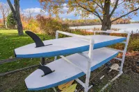 Luxury lakefront escape near Gun Lake - Boutique