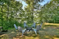 Lakefront Cabin w Screened Deck! Pontoon Rental! 2 Kayaks / Fishing Row Boat! - 3-Star
