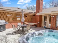 Scarlet Sunsets + Hot Tub + Game Suite + 5Br Sleeps 18 + Central Lbk - Holiday bungalows
