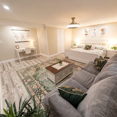 Extra large 1 Bedroom apartment!