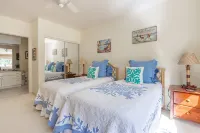 Kauai Paradise: oceanview 2-bedroom condo with AC and private lanai - balcony