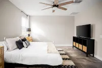 3 BR home w/Pool & Game room - สระว่ายน้ำส่วนตัว
