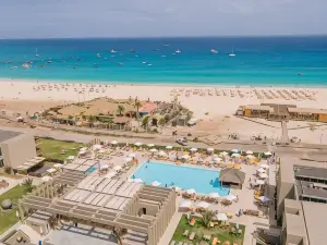 Oasis Salinas Sea