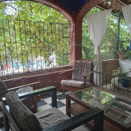 Hotel & Hostal Mayflower