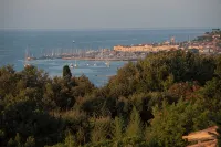 Saint-Tropez, Place des Lices - Homestays