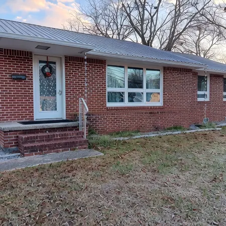 Family Friendly Fully Renovated Quiet House