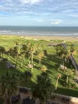 OCEANFRONT - Gorgeous Views of Beach & Pool! Sleek & Modern- 5 star resort-#509 - สระว่ายน้ำส่วนตัว