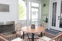 Coastal Charm - Steps to Park and Pool - Swimmingpools