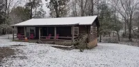 LOG Cabin, 5 miles from town, but very country setting - 2つ星