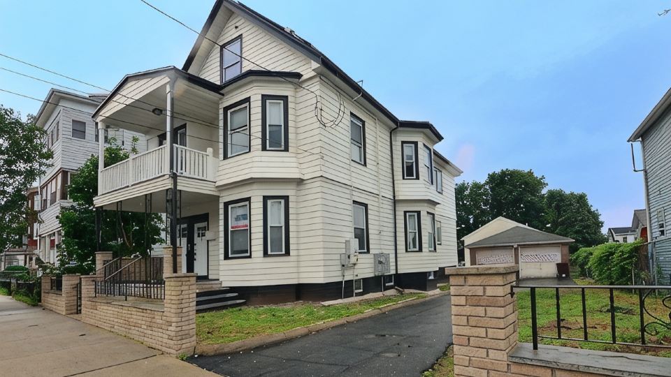 Boston 2 level luxury home, Free Parking, 5 mins to casino & 10 mins to airport