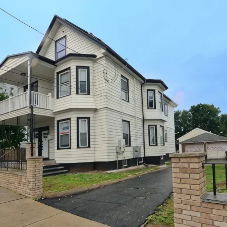 Boston 2 level luxury home, Free Parking, 5 mins to casino & 10 mins to airport