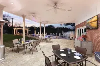 D’Ultimate Getaway Luxury Retreat Heated Pool Hot Tub Sleeps 17 on 5 Acres. - مسبح خاص