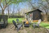 Cozy bungalow in charming Old Town Tomball - Homestays