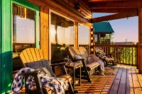 Family-Friendly• Stunning Views • 7 Mi to Dollywood •Hot Tub• Highly Rated! - 4성급