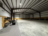 FISHERMAN’S PARADISE - indoor heated & cool parking for trucks and boats - 3 estrellas