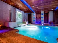 Mała Anglia Deluxe Rooms & Spa Hotels near Crooked House