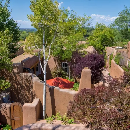 Authenitic Santa Fe Casita~Walk to Downtown, Kiva Fireplaces and Mountain Views