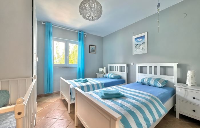 Apartment Didi with private garden, close to the center, family-friendly