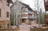 NEW Ski In/Out! Spacious, Hot Tub, Spruce Tree Lodge,  Arrowhead/Beaver Creek - 부티크