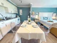 NEW Stunning Ground Floor Beachfront Studio in Coral Beach,  Grand Bahamas - Strand