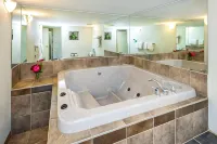Comfort Inn & Suites - Bathtub