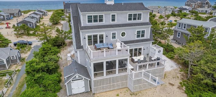 Bright & Beautiful Waterfront Cape Cod Home Hotels in Sandwich