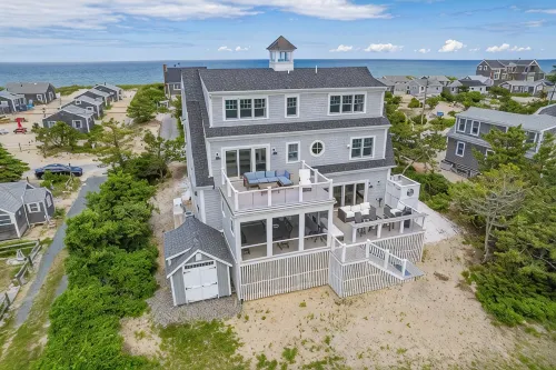 Bright & Beautiful Waterfront Cape Cod Home - 4성급