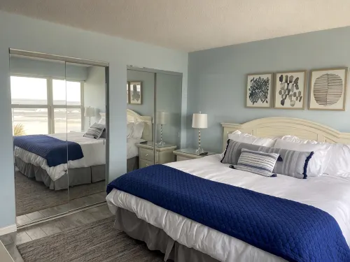 Crescent Beach Retreat- Fully updated 2 BR/2BA  Direct ocean views in Coquina! - 陽台