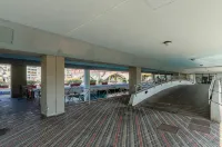 Dock of the Bay, Genova - Airport Shuttle