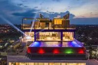 The Marron Hotel - Pools