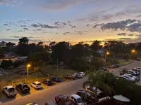 Ayres Village Apart - parking