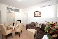 Apartments Centar Sutomore - parking
