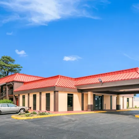 River Chase Inn