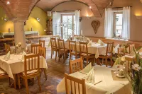 Hotel Garni Kern Hotels in Obing