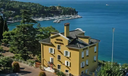 Hotel Riviera & Maximilian's