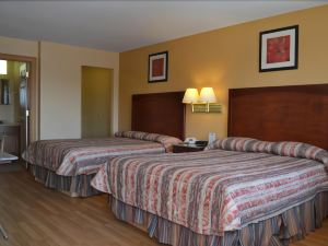 Deluxe Inn and Suites Weslaco