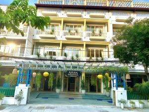 Aman Boutique Hotel