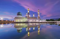 Iskandar Sinsuran Guesthouse Hotels in 