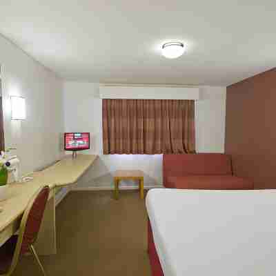 Days Inn by Wyndham London Stansted Airport Rooms