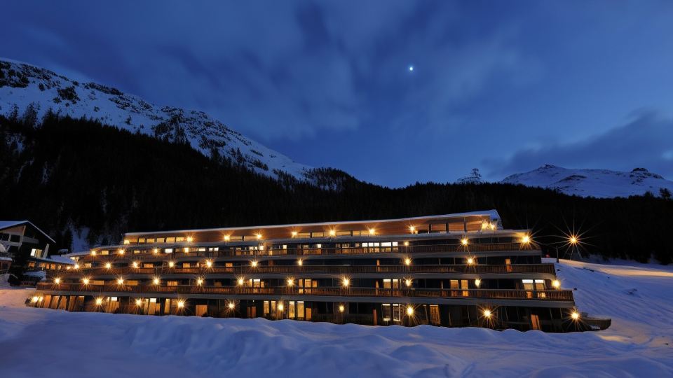 Nira Alpina