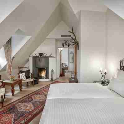 Hotel Schwarzer Adler Innsbruck Rooms