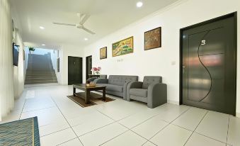 OYO 90230 Dh Residence