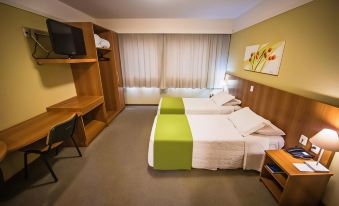 Tri Hotel Executive Caxias - Housity