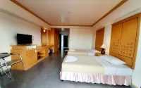 Maneerote Hotel Hotels in Surin