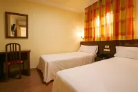Hostal Victoria I Hotels in Aravaca