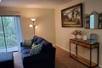 Modern Shared 1 Room in a 2Br Condo Pool Laundry - Condos