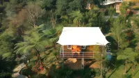 Poeti Mountain Resort Hotel dekat Campervan Gunung Bunder, Bedeng Campsite