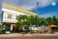 KHACH SAN BIEN TAY Hotels in Горад Хацьен
