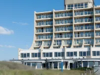 Carlton Beach Hotel dekat Beach Stadium