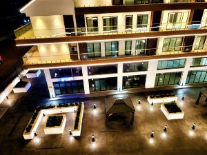 Chafford Suite-Douglas Luxury Apartments